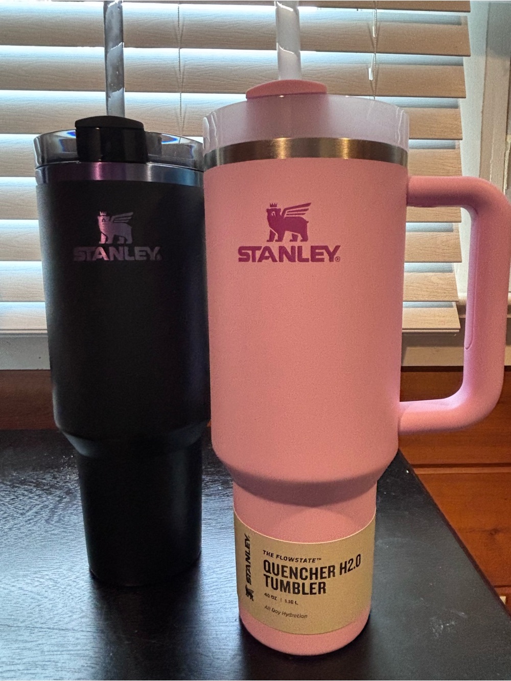 2 Stanley Quencher H2.0 Tumblers with Handle - Picture 1 of 12